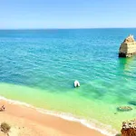 Les 3 Dauphins In Албуфейра