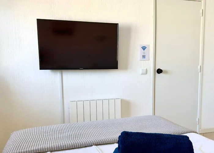 Les 3 Dauphins In Apartament