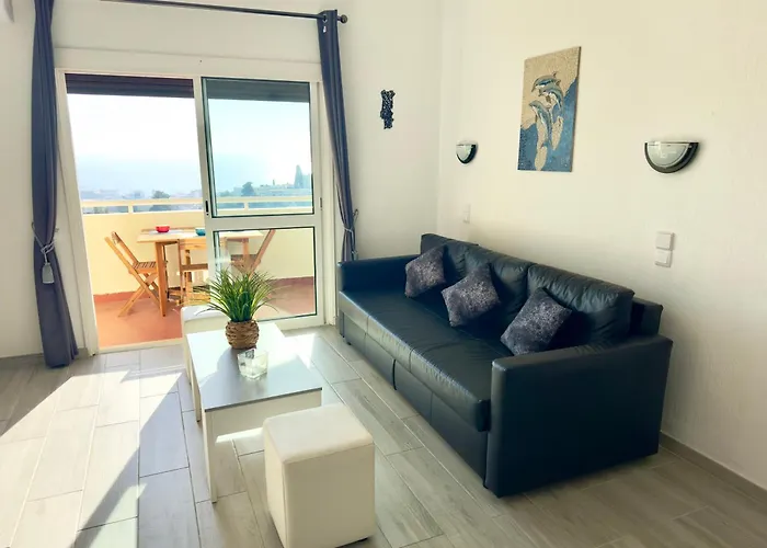 Les 3 Dauphins In Albufeira