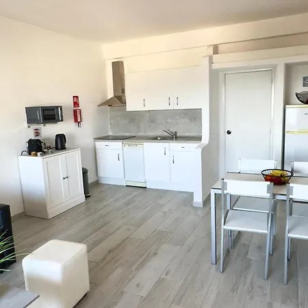 Les 3 Dauphins In Appartement *